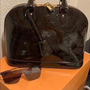 🖤LOUIS VUITTON ALMA TOP HANDLE PURSE😍❤️